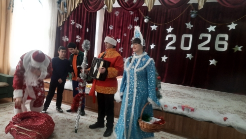 ГУ МВД России по СКФО  из Ханкалы  приехали поздравить детей детского дома с Новым годом.