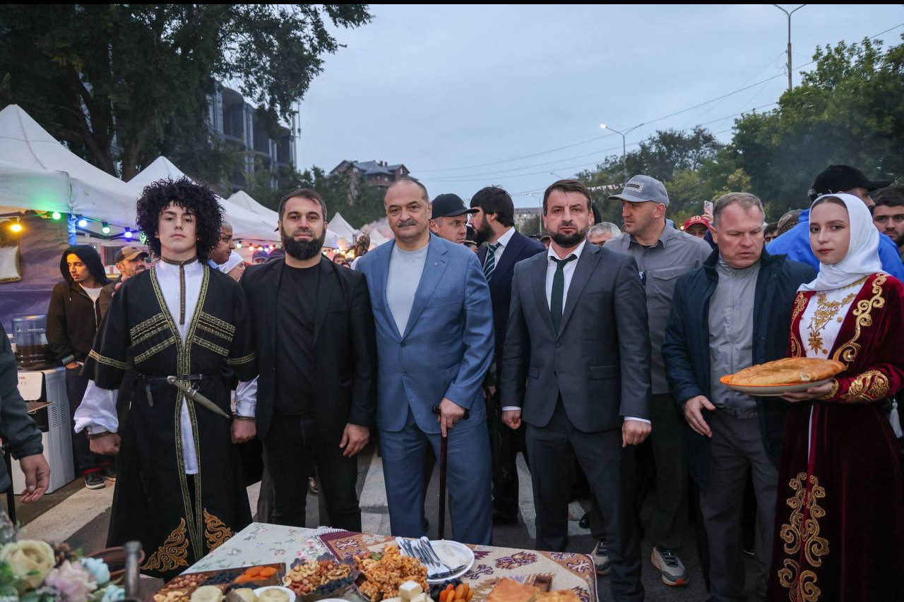 Город Избербаш празднует 75-летие со дня своего образования.