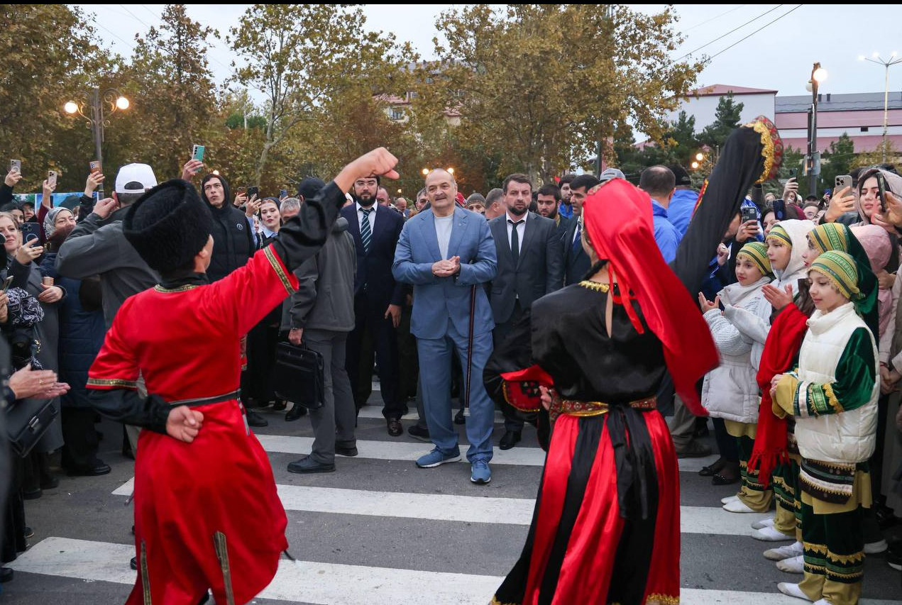 Город Избербаш празднует 75-летие со дня своего образования.