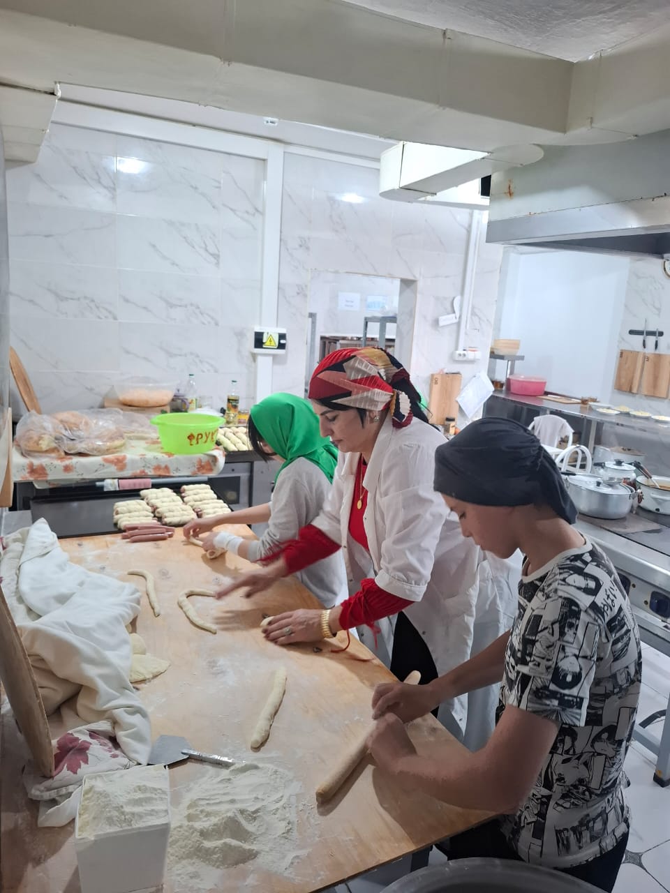 Воспитанники Детского дома №7 развивают свои таланты на кухне.