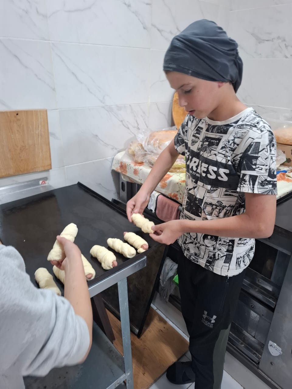 Воспитанники Детского дома №7 развивают свои таланты на кухне.