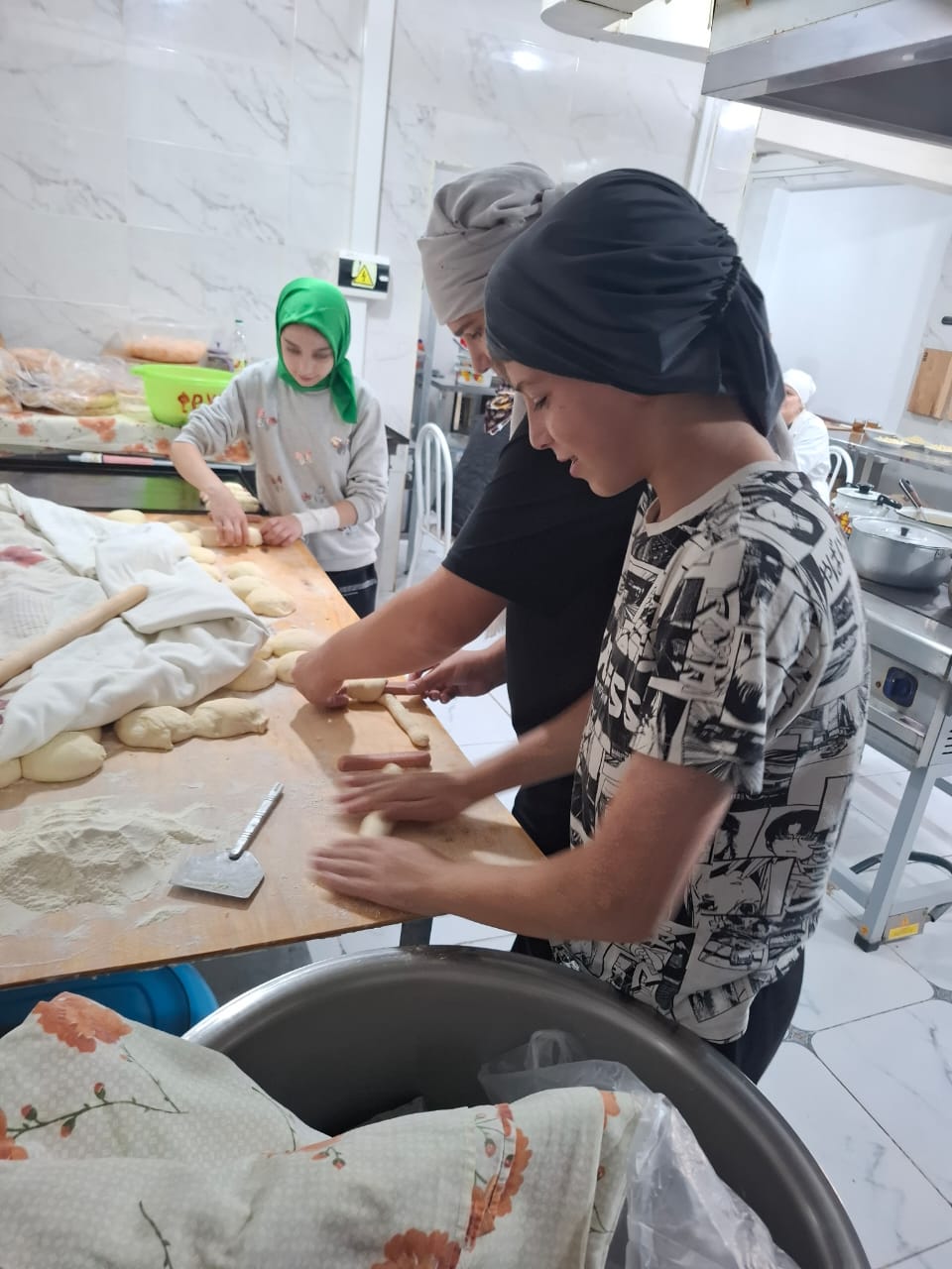 Воспитанники Детского дома №7 развивают свои таланты на кухне.