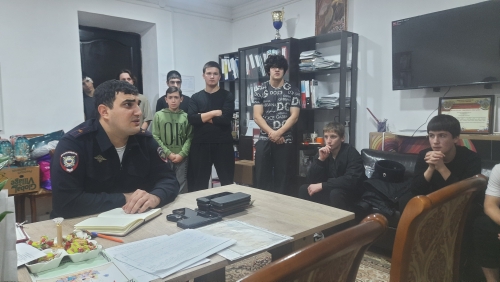 Профилактическая беседа по профилактике экстремизма и терроризма с воспитанниками детского дома №7. Провел беседу Начальник ОПДН ОМВД России г. Избербаш, майор полиции Мусаев Ибрагим Магомедрасулович.