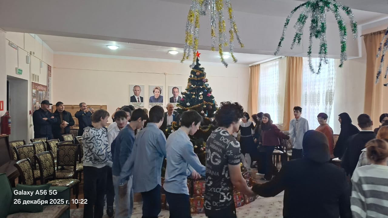 Сегодня Министр внутренних дел по РД Абдурашид Магомедович Магомедов в «Детском доме№7» Министерства труда и социального развития РД,