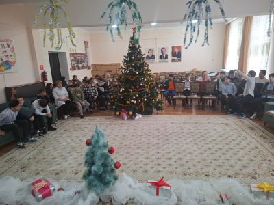 ГУ МВД России по СКФО  из Ханкалы  приехали поздравить детей детского дома с Новым годом.