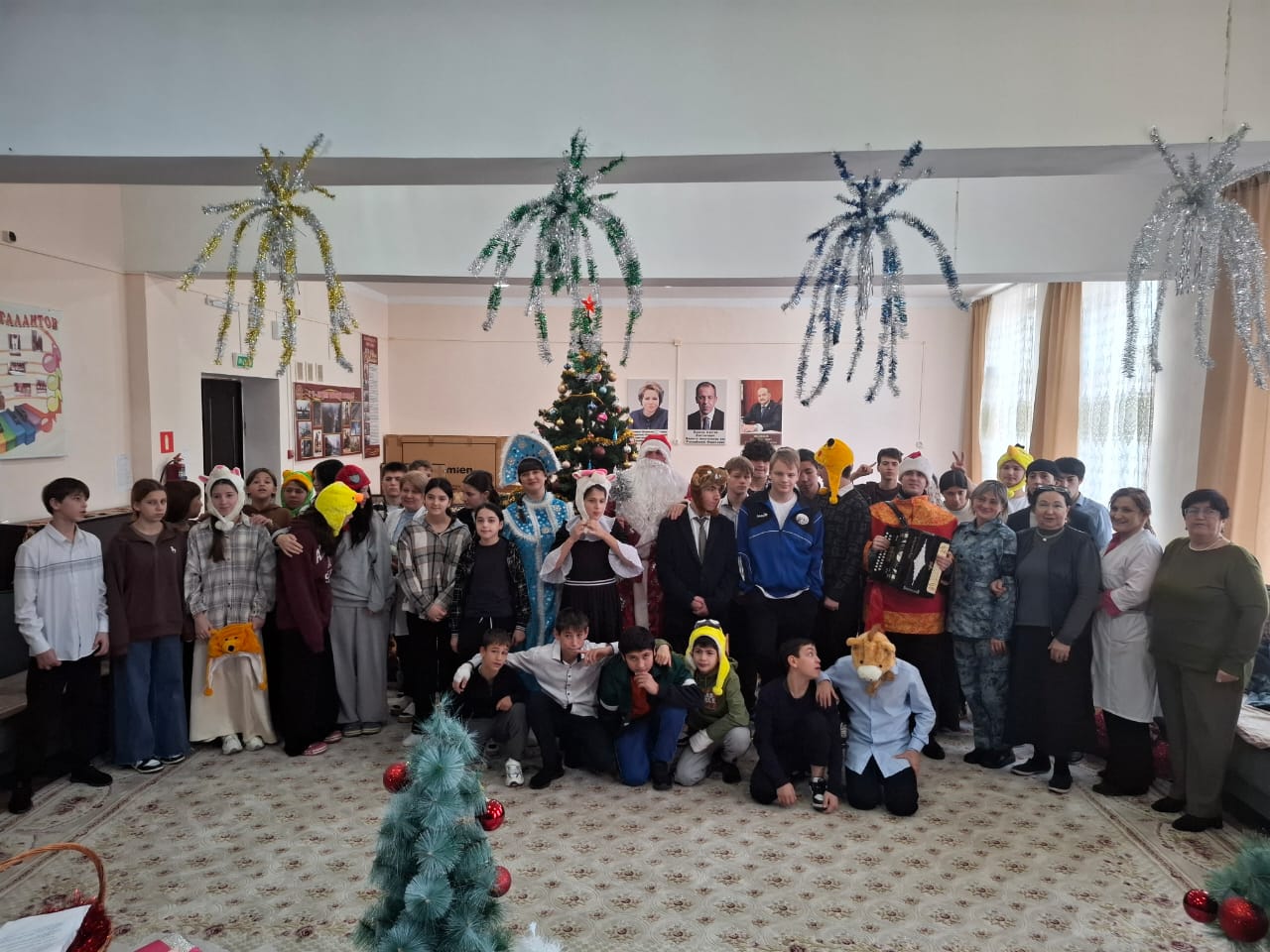 ГУ МВД России по СКФО  из Ханкалы  приехали поздравить детей детского дома с Новым годом.