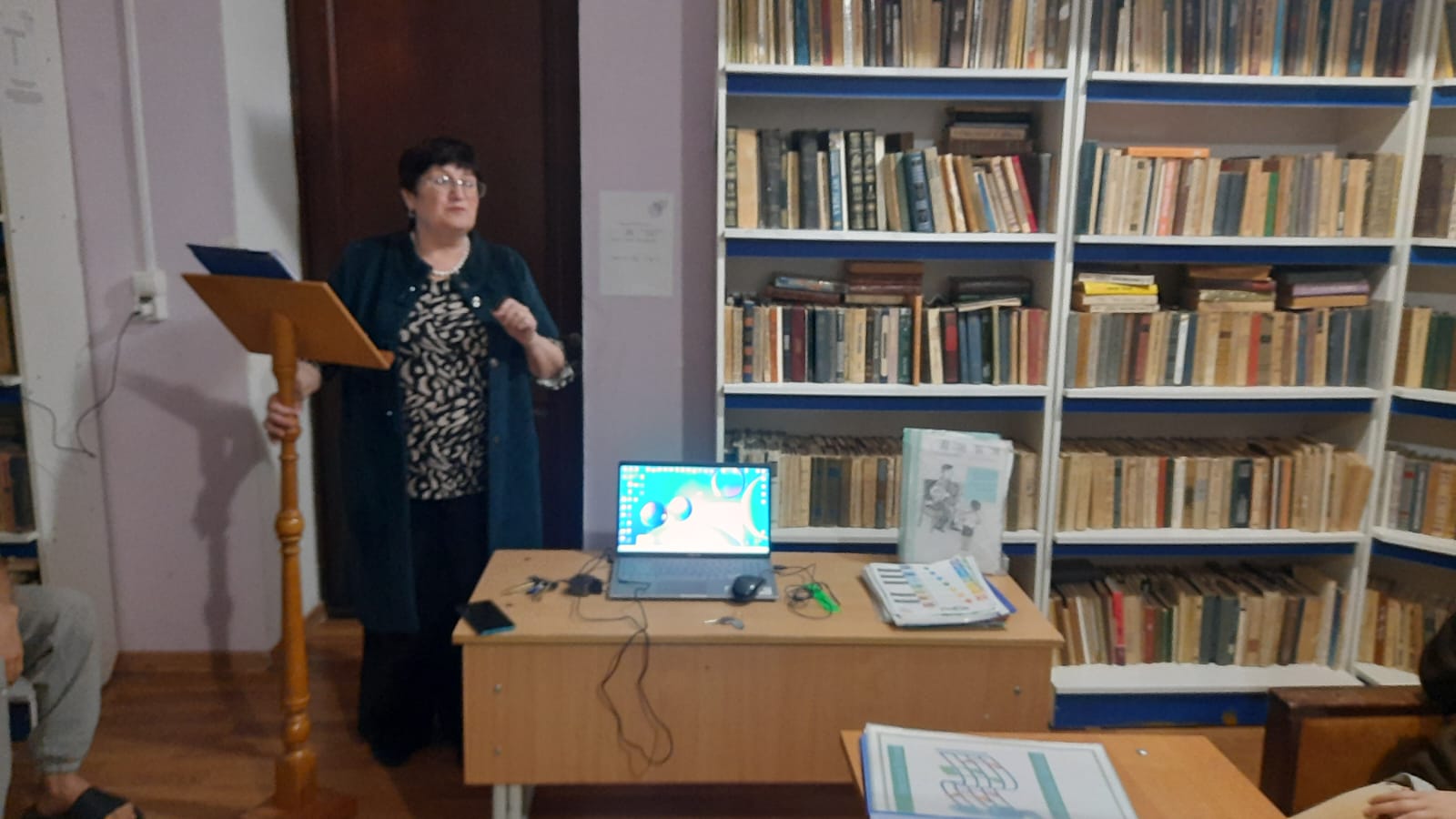 23 февраля в детском доме №7 прошла тематическая  беседа в честь празднования Дня защитника Отечества «Этих дней не смолкнет слава»