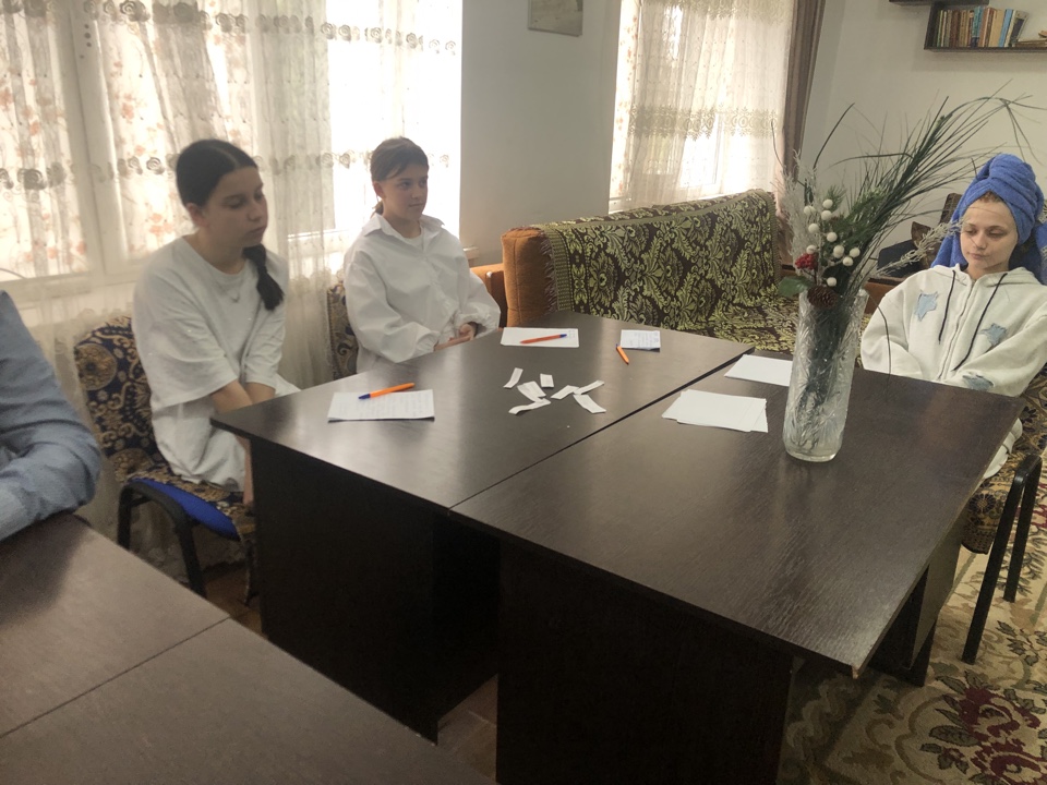 «Толерантность — это искусство жить в мире непохожих людей и идей»